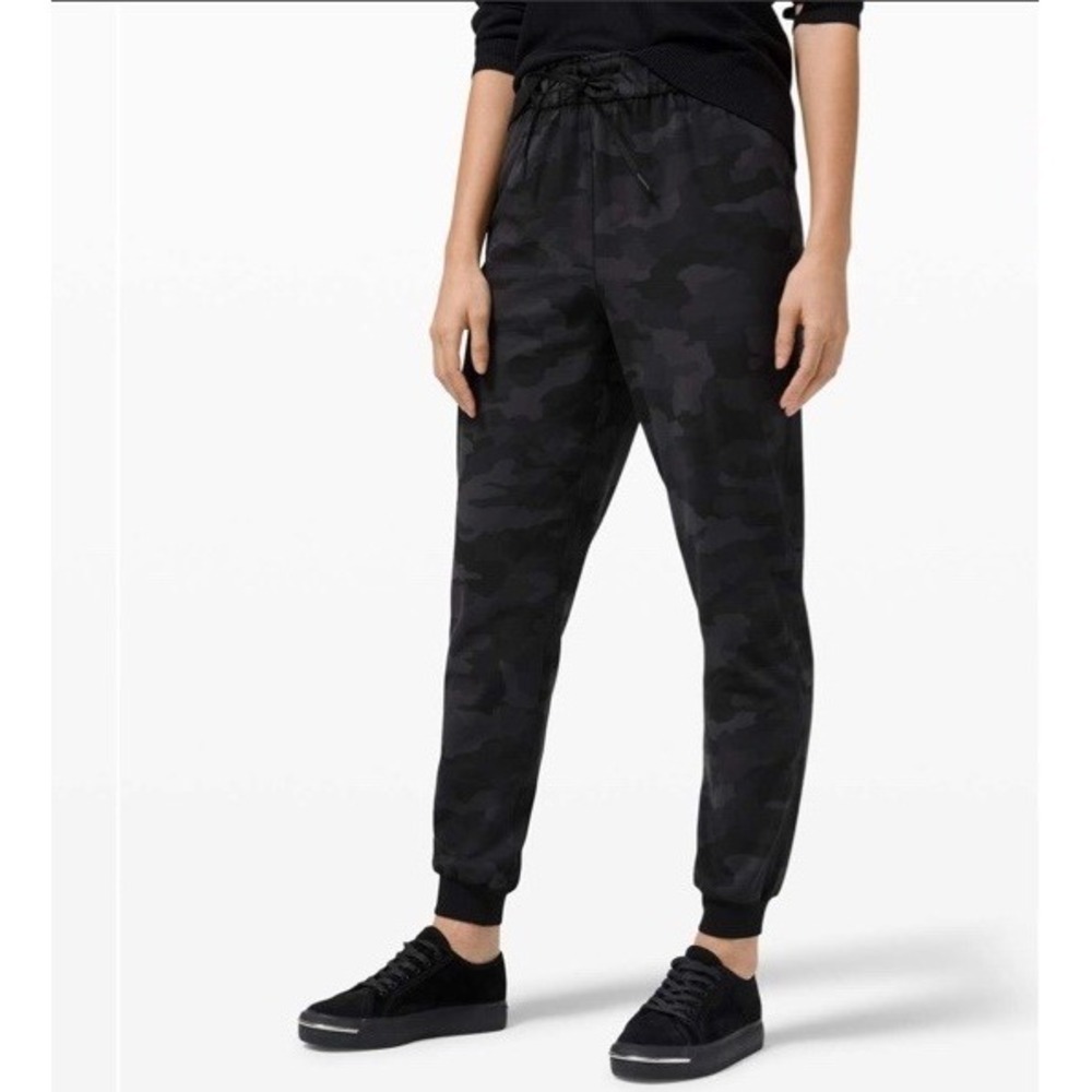Lululemon Stretch High-Rise Jogger Full Length Heritage 365 Camo Deep Coal‎ Sz 8